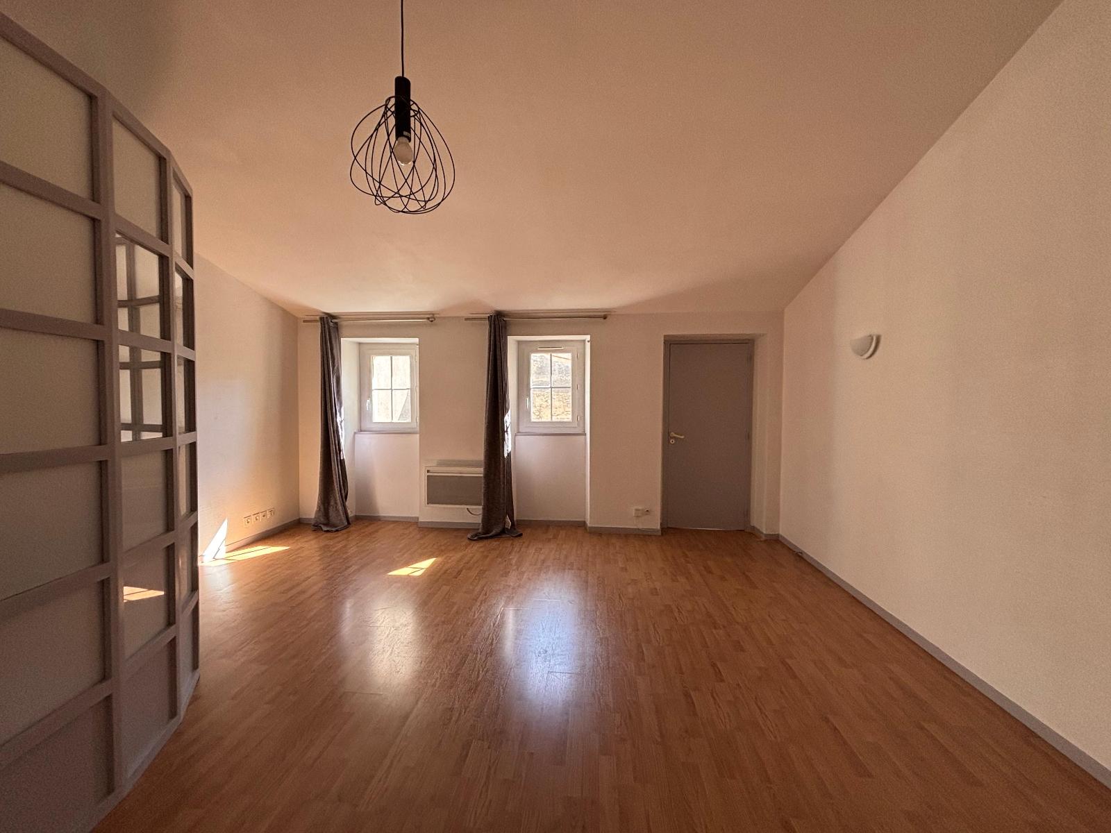 Vaste t2 - quartier saint-paul