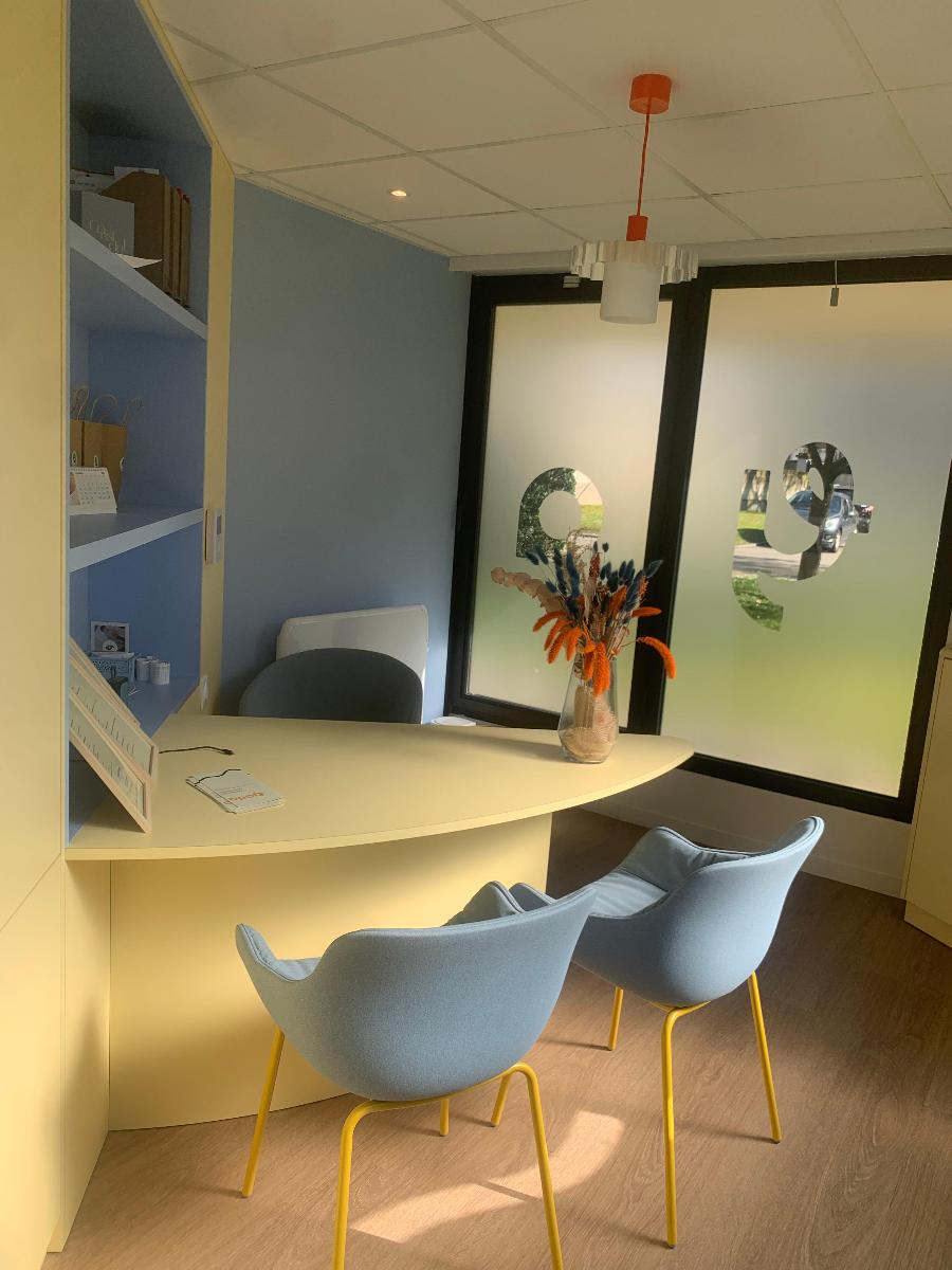 Rue charles monselet - local à usage commercial / professionnel 250 m² - 3 places de parking