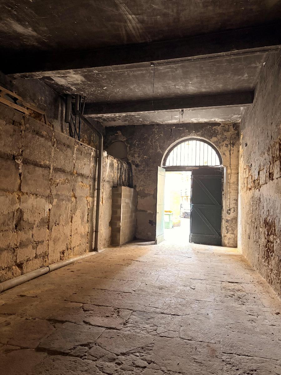 Garage à louer - rue du puits descazeaux, bordeaux - disponible à partir du 3 février 2026
