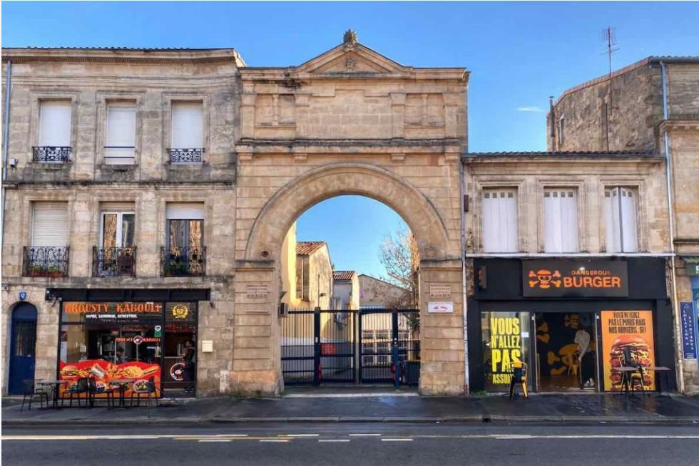 Immeuble avec local commercial la victoire bordeaux