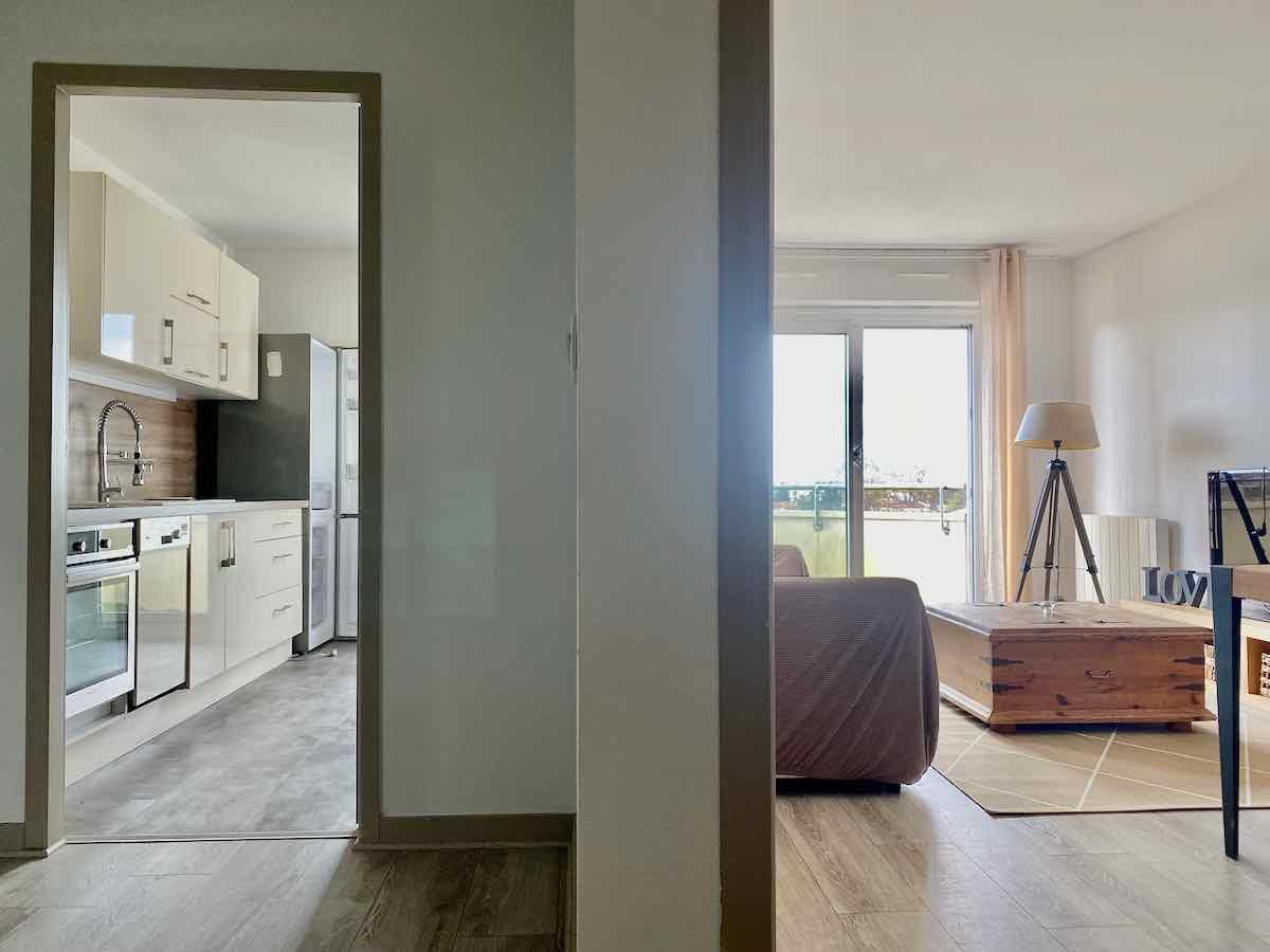 Charmant appartement balcon ascenseur parkings bordeaux caudéran