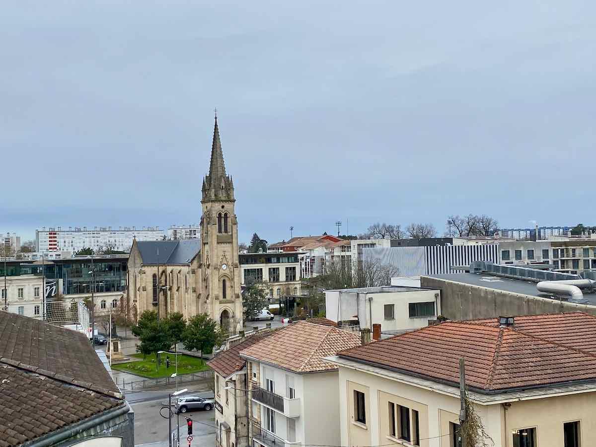 Bel appartement terrasse ascenseur parking mérignac centre